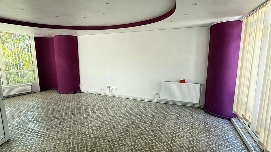 Imobil cu 8 camere, terasă de 60 mp, situat în centrul orașului - Poză 2