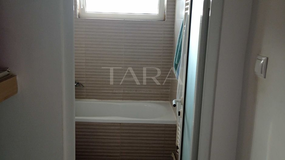 Apartament spațios cu 3 camere semidecomandat, în zona Calea Florești. - Poză 6