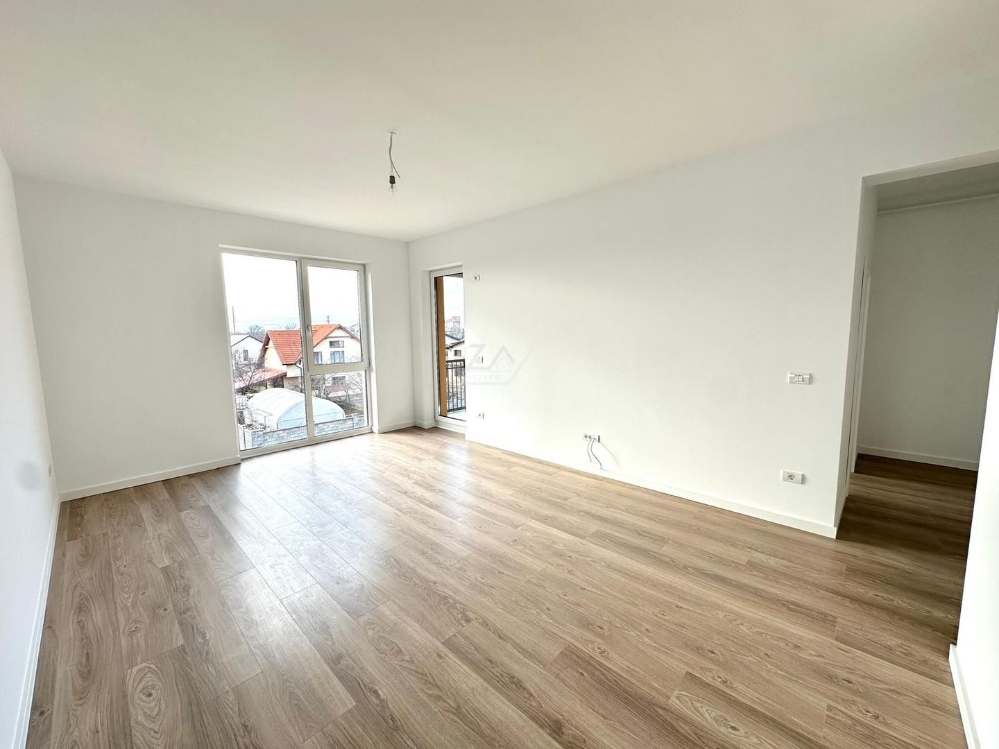 Bloc finalizat. Lift. Decomandat. Loc parcare. - Poză 2