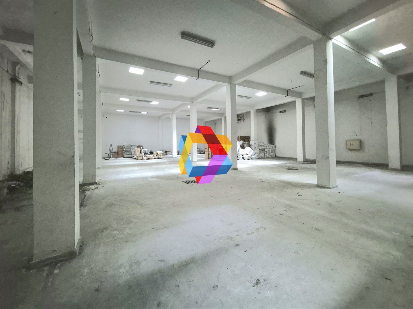 Hala - 4000 mp cu chirias #plus-imo.ro - Poză 1