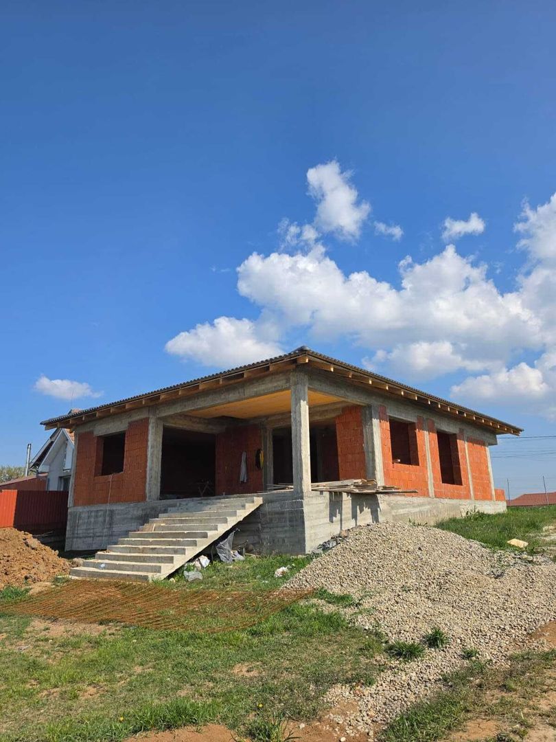 Casă la roșu în localitatea Cheriu - Poză 1