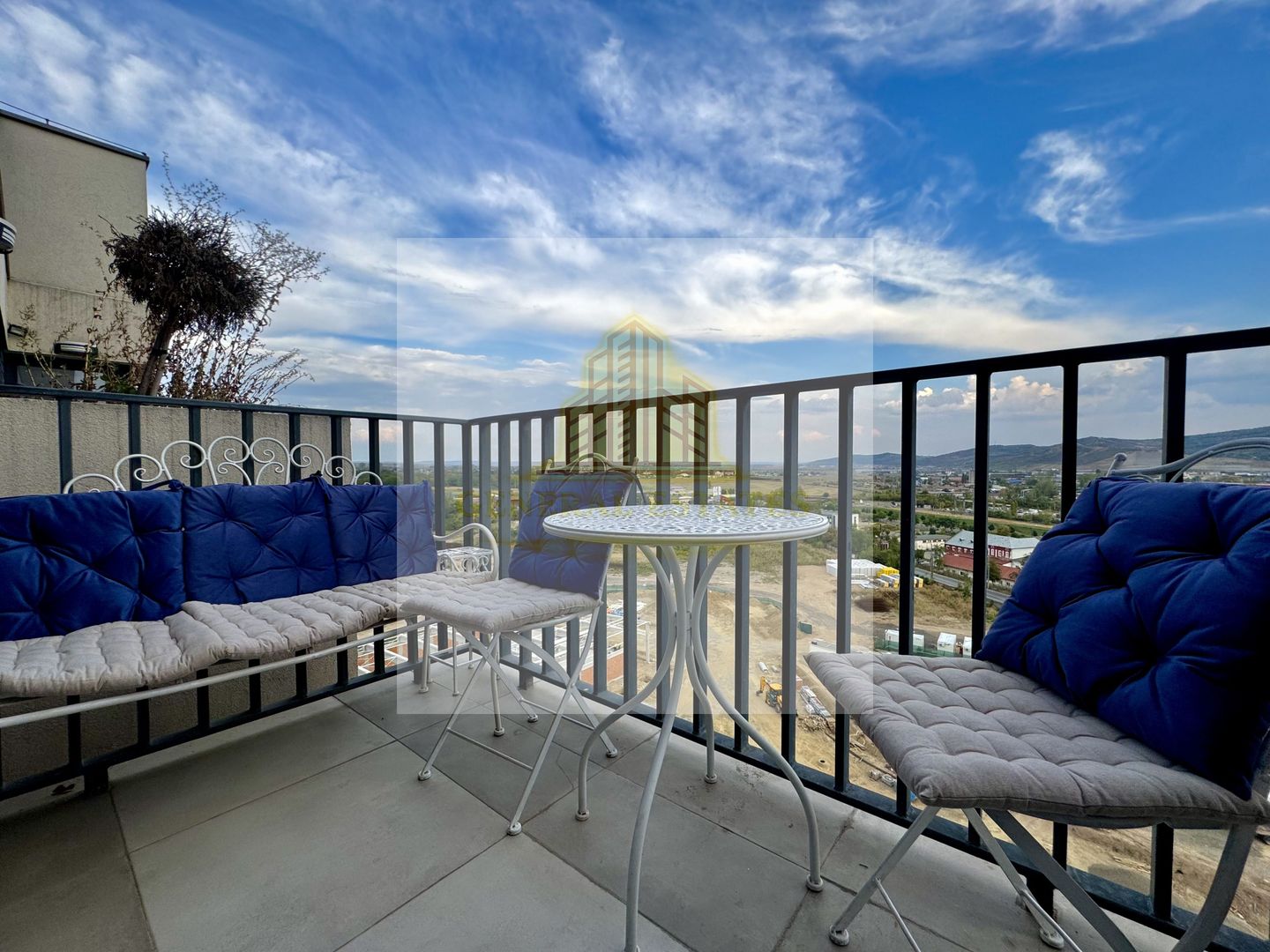 Vânzare apartament cu 2 camere, 56 m.p. în Tătărași - Evergreen Towers - Poză 2