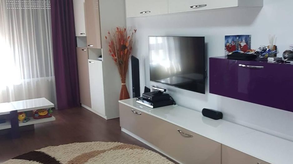 De inchiriat apartament cu 2 camere, bloc Vega, str. Tecuci, 550 euro - Poză 1