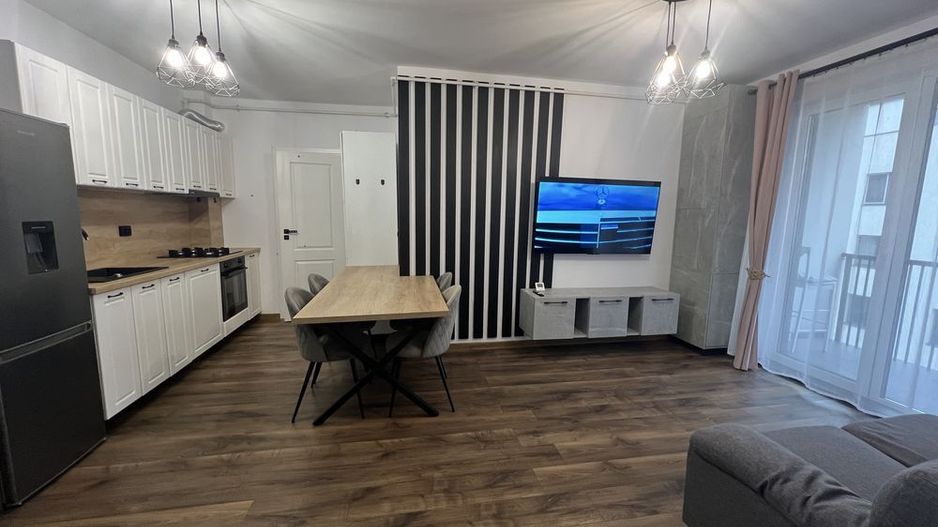 Vand apartament 2 camere - Poză 1