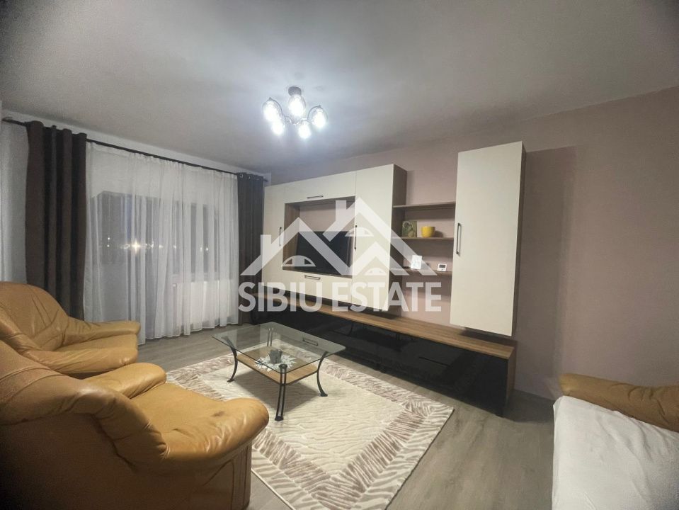 Apartament de vanzare cu 2 camere decomandat, etaj 2, pivnita- Cartierul Strand - Poză 2