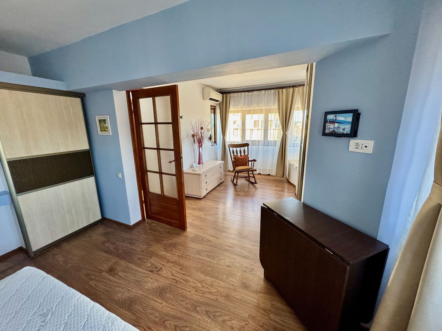 APARTAMENT SPATIOS SI LUMINOS - Poză 18