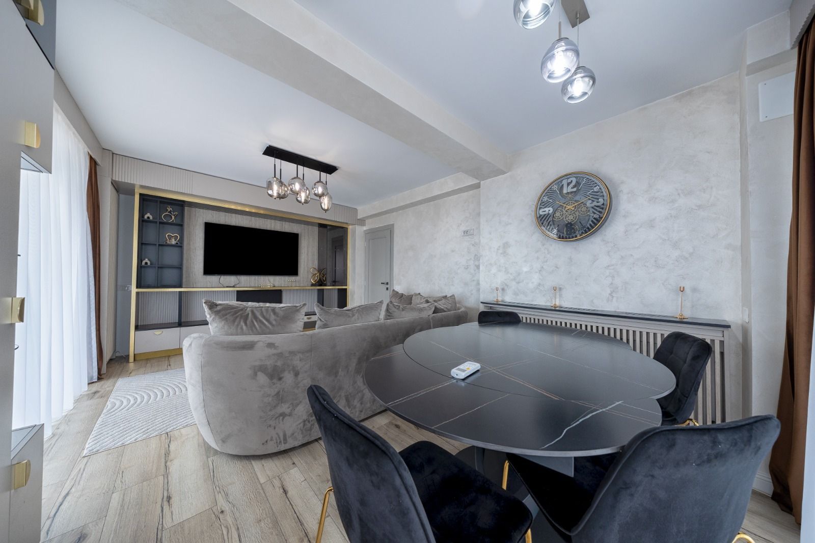 Penthouse superb, 3 camere+parcare subterana ,203 mp-Coresi - Poză 1