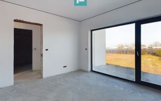 Vilă modernă în Șofronea - Poză 13