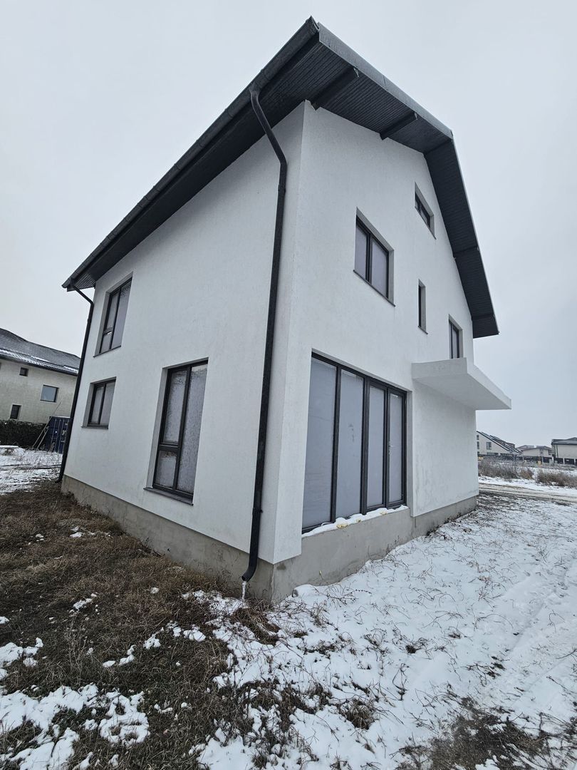 Vilă nouă de vânzare în Otopeni – construcție 2024 - Poză 2