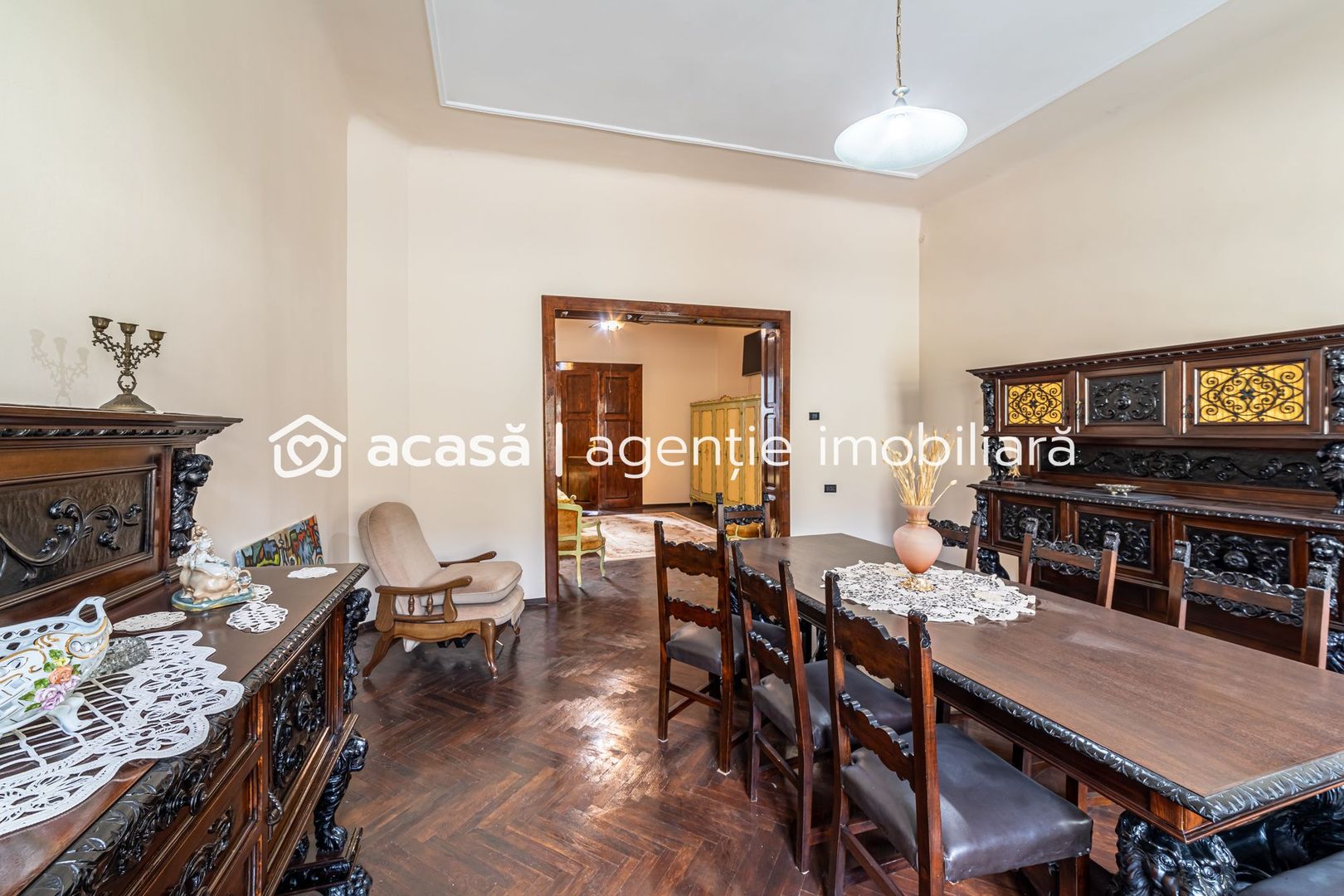 Apartament spațios cu 4 camere situat Ultracentral - Poză 2