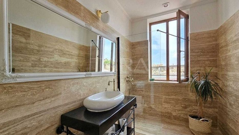 Apartament deosebit cu 3 camere, Ultracentral - Poză 6