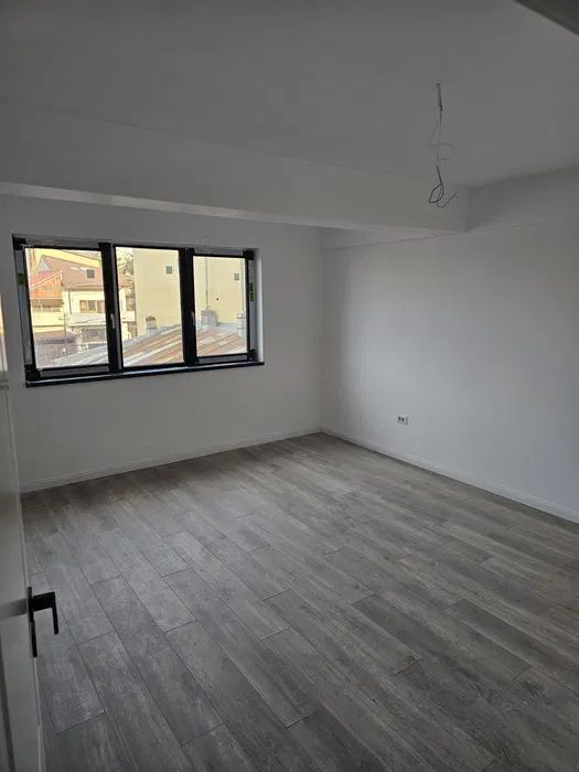 APARTAMENT RECENT RENOVAT METROU ZONA BRANCOVEANU - Poză 5
