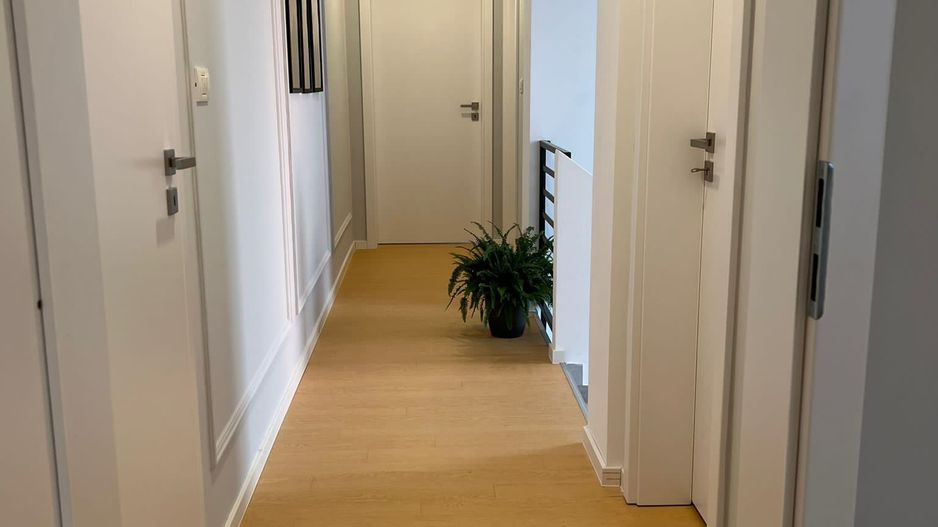 Casa Dumbravita cu 4 dormitoare si teren de 350mp - Poză 9