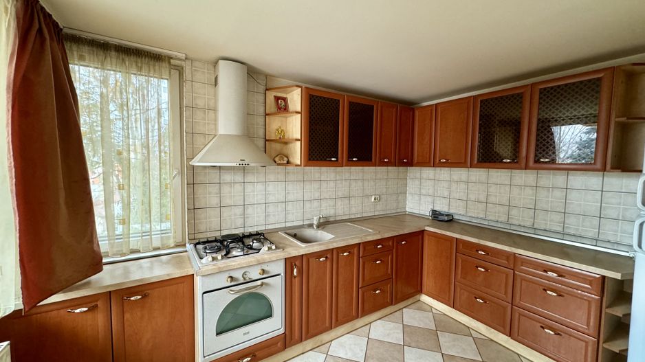 Casă individuală de vânzare în Săcele | Teren 781 mp | 3 Dormitoare - Poză 8