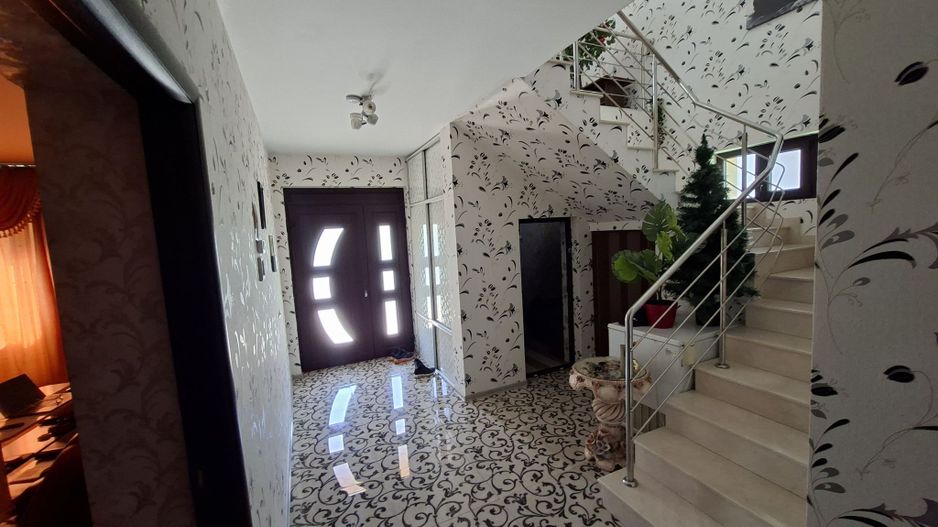 Casă de vânzare în Pipera - 5 camere, ideală pentru familie - Poză 6