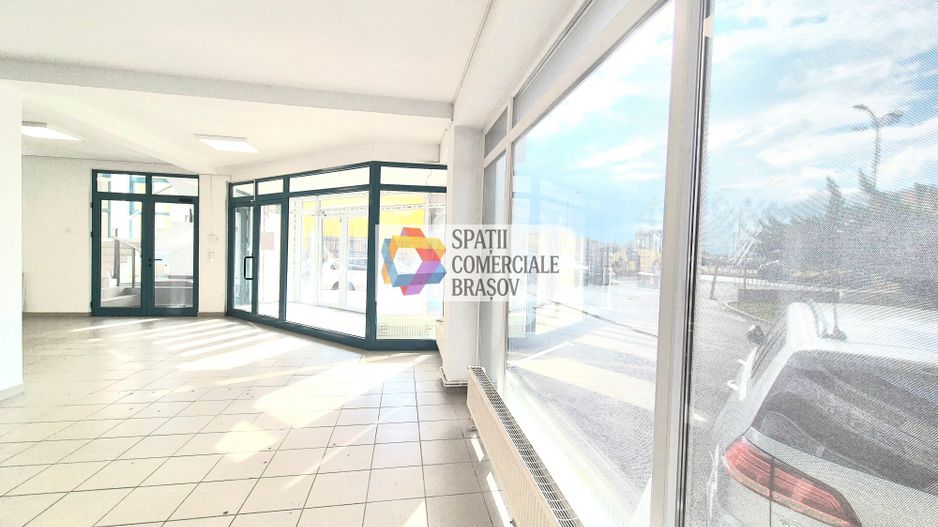 Shoroom cu depozitare Brașov 244 mp - Poză 3