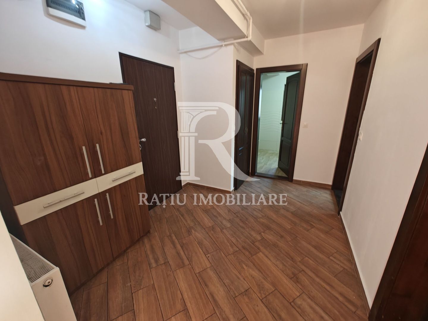 Apartament cu 3 camere | Ultracentral | Oradea - Poză 3