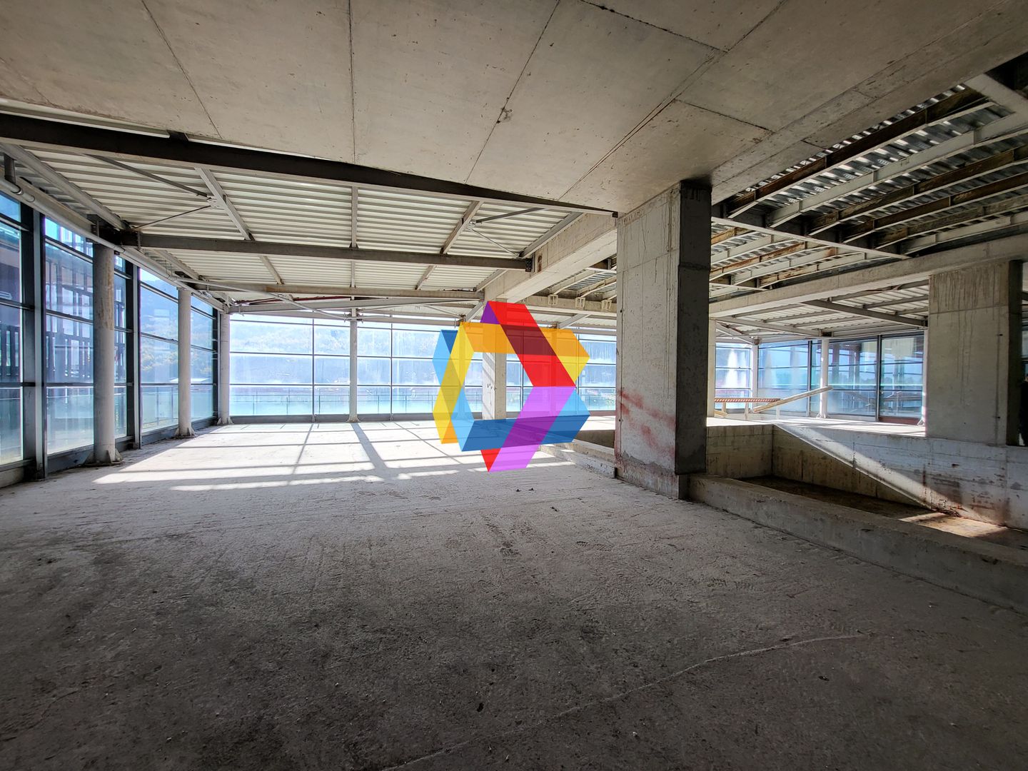 Clădire mixta -3600 mp - Poză 6