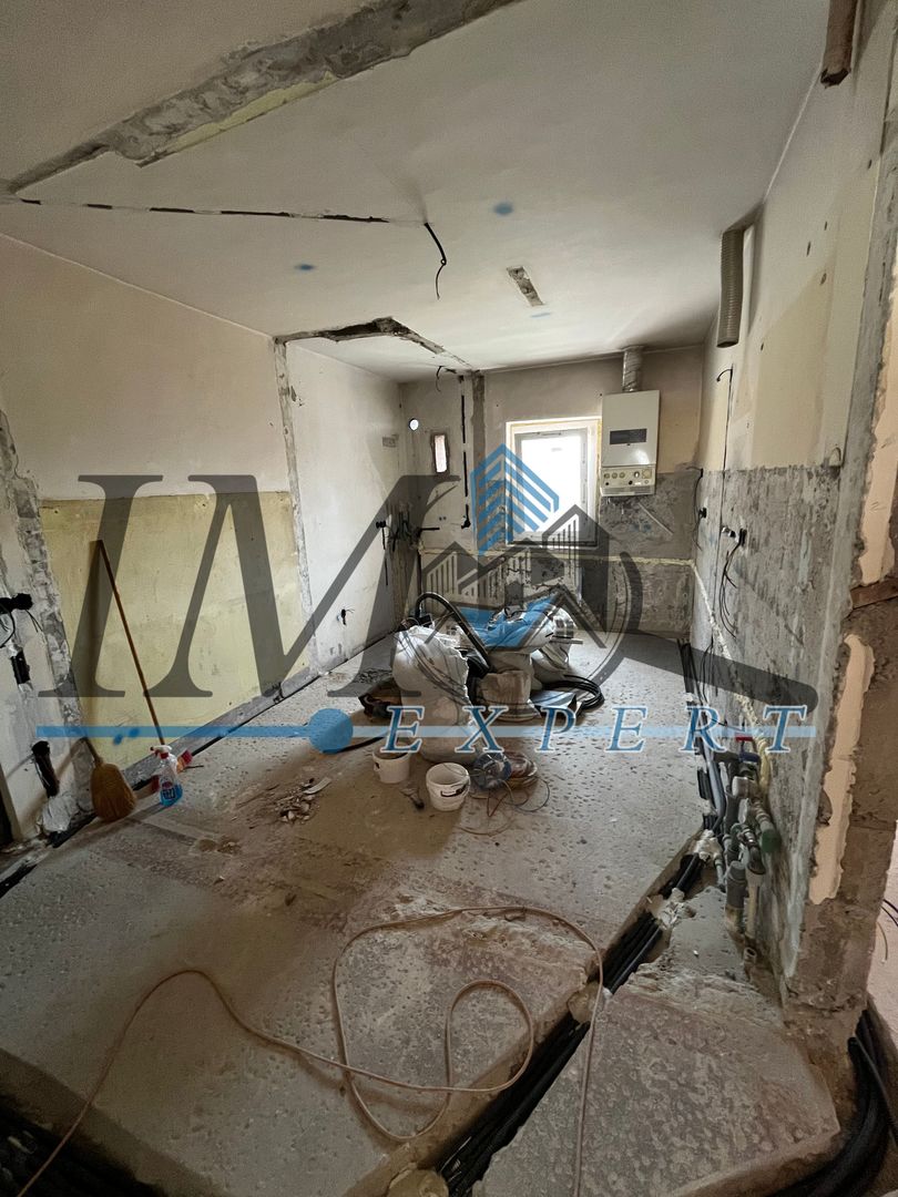 Apartament semi renovat de vânzare in Sebeș - Poză 5