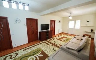 Oaza de liniste in Bariera Valcii – casa P+1 cu terasa, curte si acces securizat - Poză 12