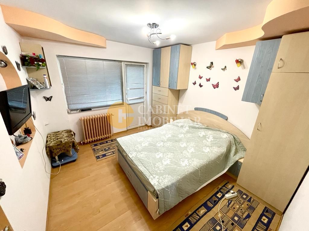 Apartament cu 3 camere - Etaj Intermediar -  Podu Ros 1001 Articole - Poză 1