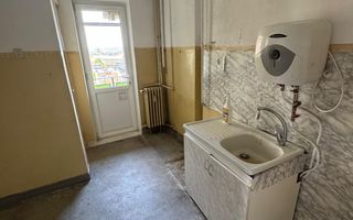 vand apartament 3 camere, zona Splai Mihai Viteazul , etaj superior - Poză 5