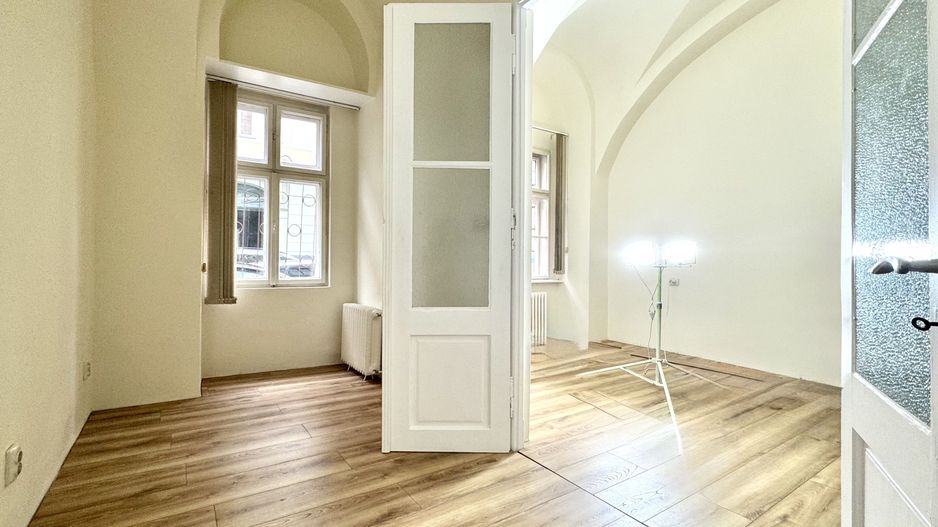 Birou renovat situat in Piata Unirii - Tribunal - Poză 1