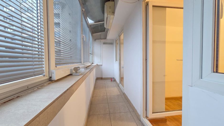 Apart 3 camere birouri stradal Bulevardul Unirii colt Nerva Traian - Poză 16