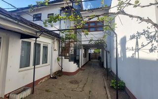 Casă cu 7 camere, în spatele stadionului - Poză 1