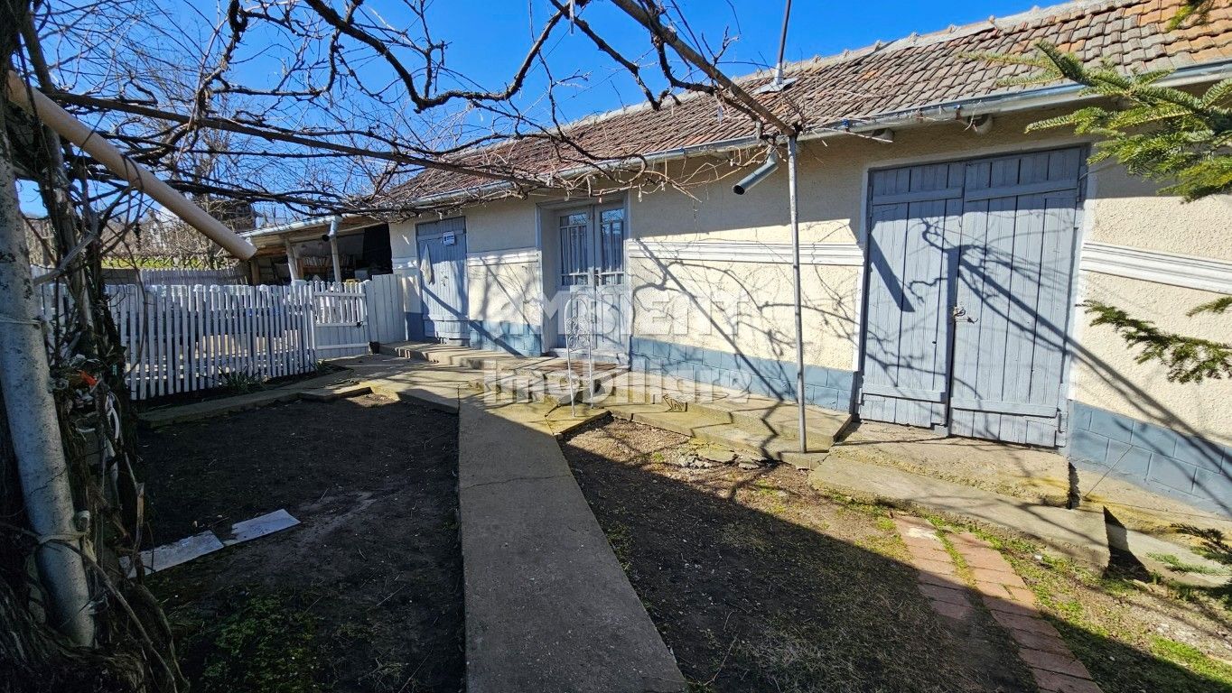 Gospodarie traditionala in localitatea MÎNJEȘTI, la 10 km de Vaslui; - Poză 8