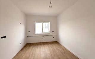 Duplex cu 4 camere, despărțit prin camera tehnica | Mosnita Veche - Poză 6