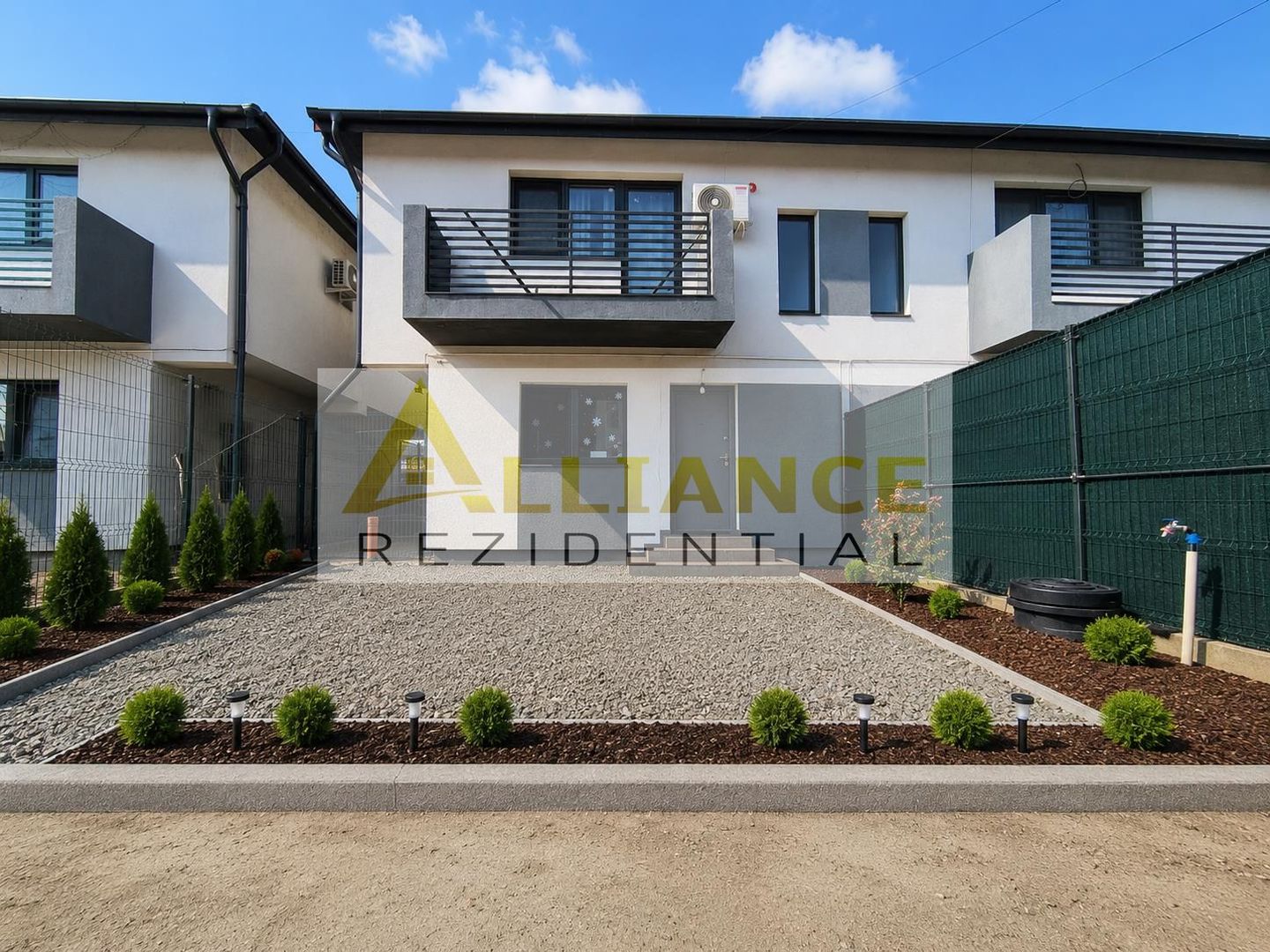 Vila tip duplex | 4 camere | Mobilata | - Poză 1