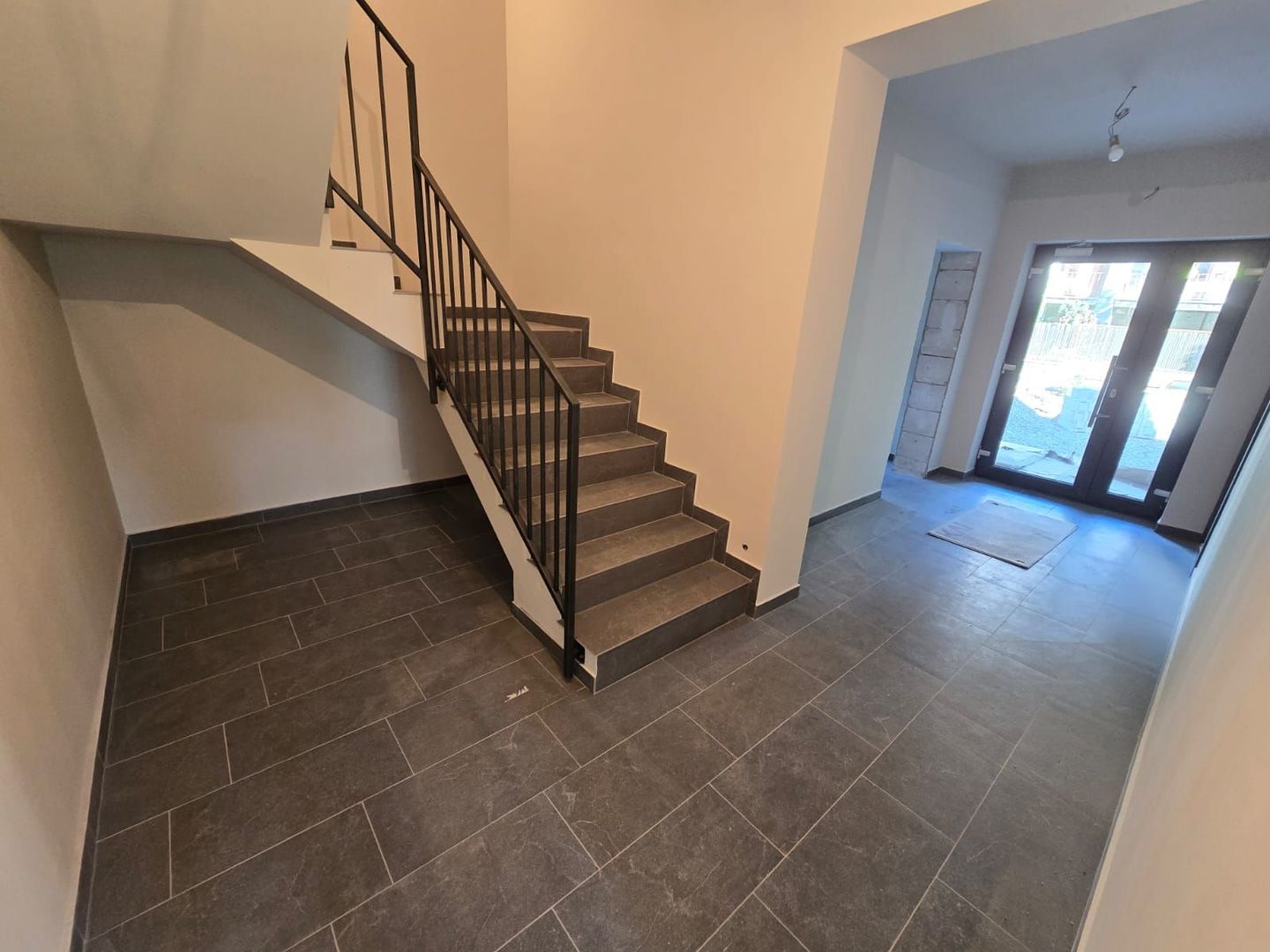 Apartament cu 2 camere 65,10 mp + 30 mp pod - vedere la muntii Caraiman Busteni - Poză 7