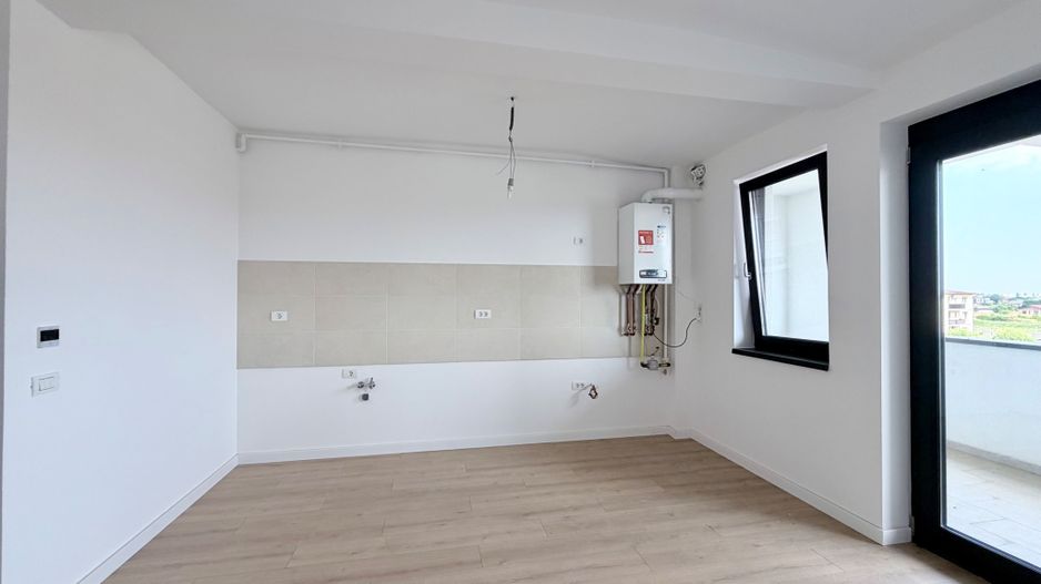 APARTAMENT CU TERASA - Poză 2