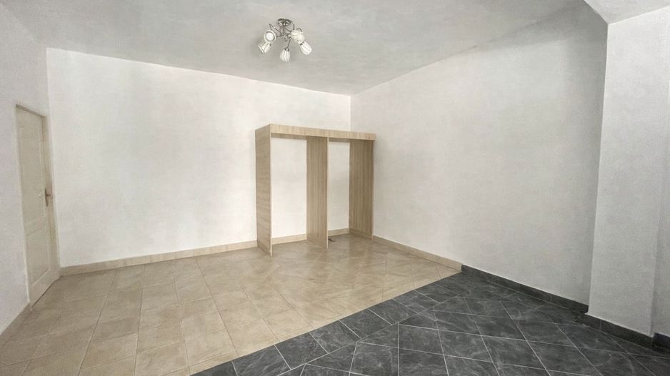 Spațiu comercial de Închiriere/Vânzare | 110 mp | Dornești - Poză 3