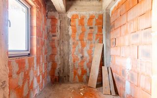 CASA DE VANZARE la rosu in Chitila | Strada Rudeni | UTILITATI - Poză 7