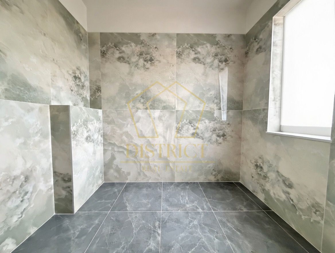 Duplex despartit prin camera tehnica, 5 camere, asfalt | Giarmata Vii - Poză 8