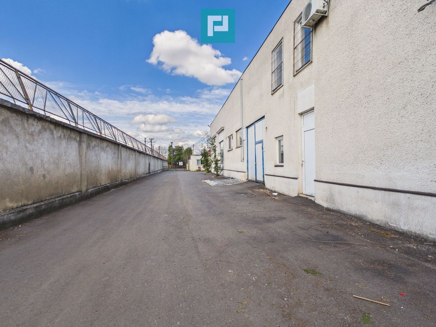 Spațiu industrial 1000 mp de închiriat Aradul Nou - Poză 2