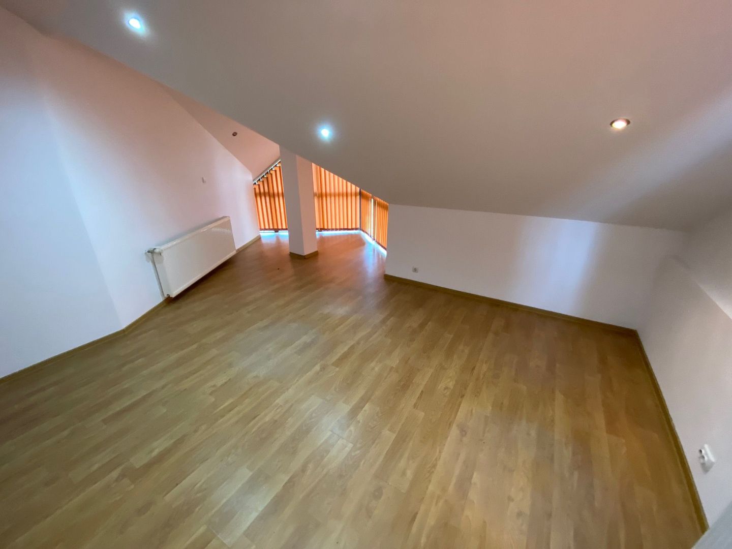 Cladire de birouri zona Olimpia Stadion  suprafață 1.100 mp - Poză 4