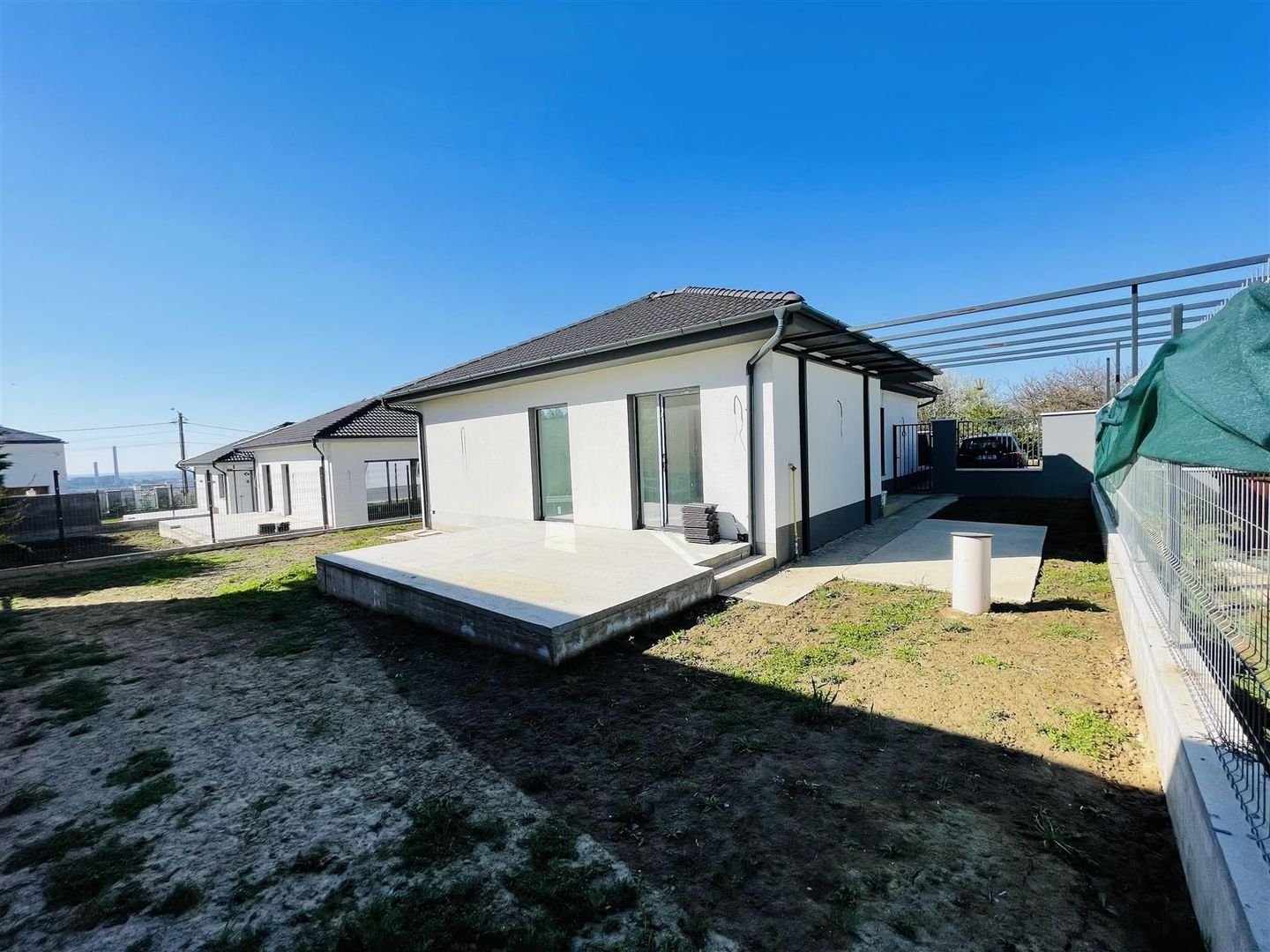 Casa P finisata zona Oncea - Poză 1