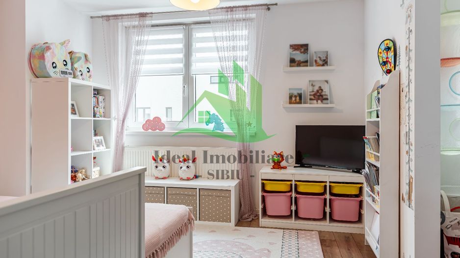 Casa Triplex cu 3 camere, Mobilat-Utilat, in Selimbar - Poză 13