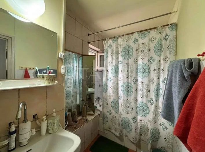 De vanzare cu 4 camere decomandat in Manastur - Poză 7