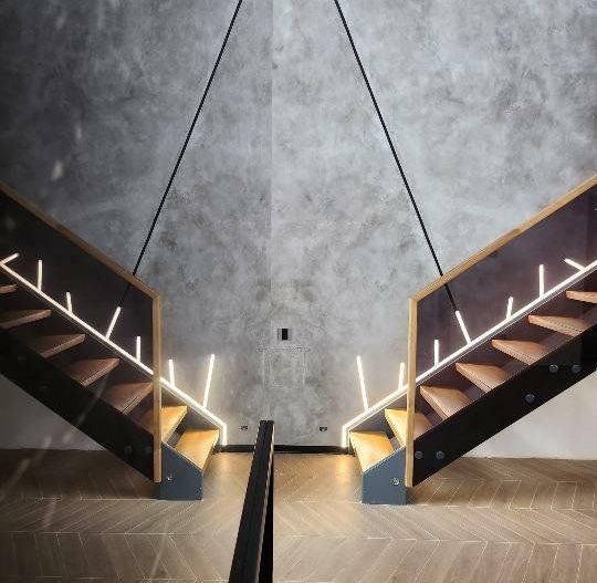 Apartament tip Loft cu finisaje industriale si gradina - Poză 2