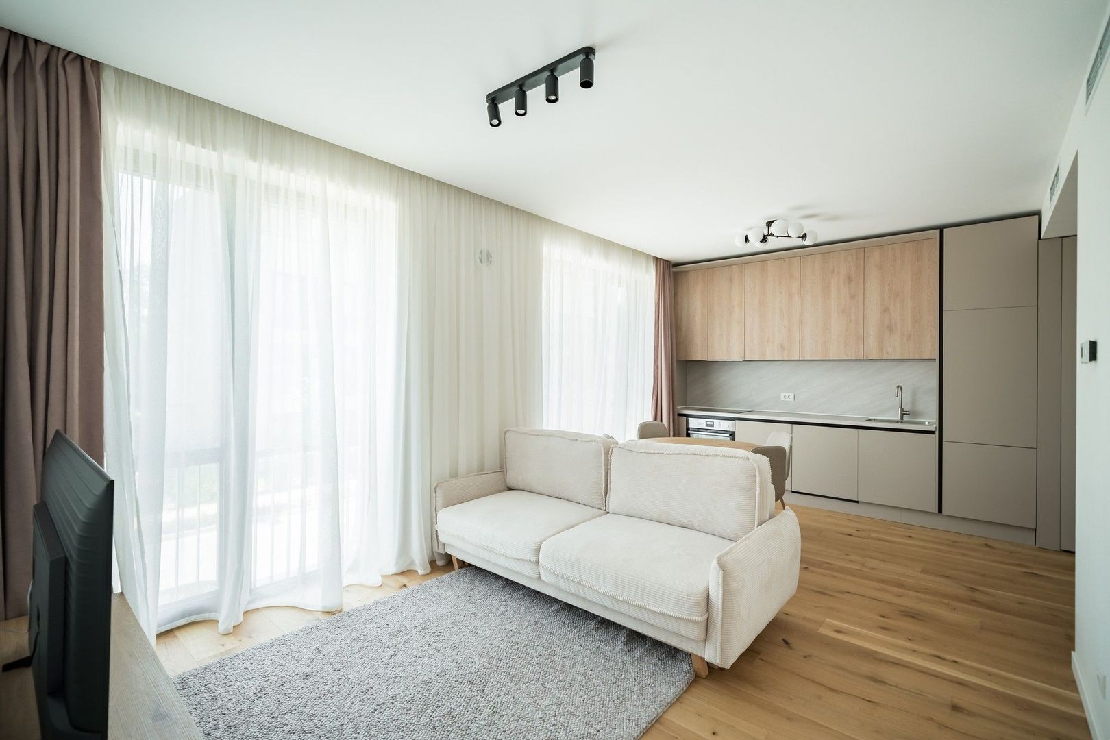 Apartament cu 2 camere mobilat in Amber Forest - Poză 10