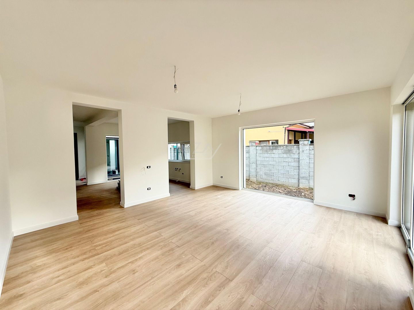 Comision 0! Pozitie excelenta. 3 dormitoare. Zid dublu. - Poză 2