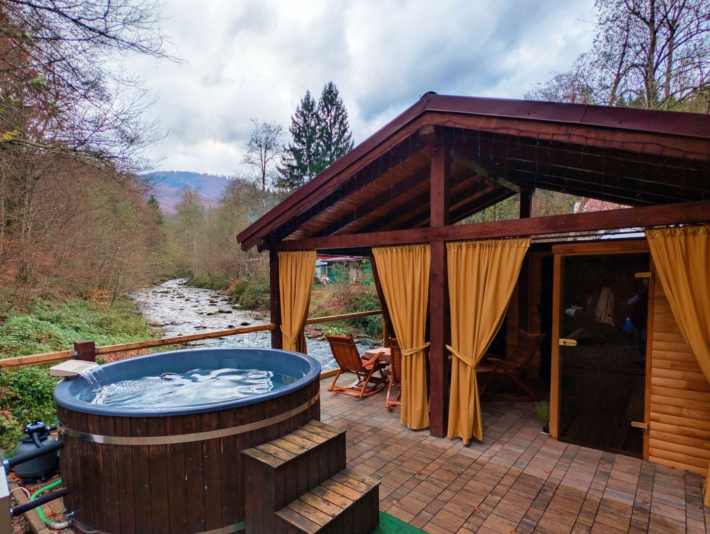 Cabana / Casa de vacanta pe Transfagarasan - Sibiu - Poză 4
