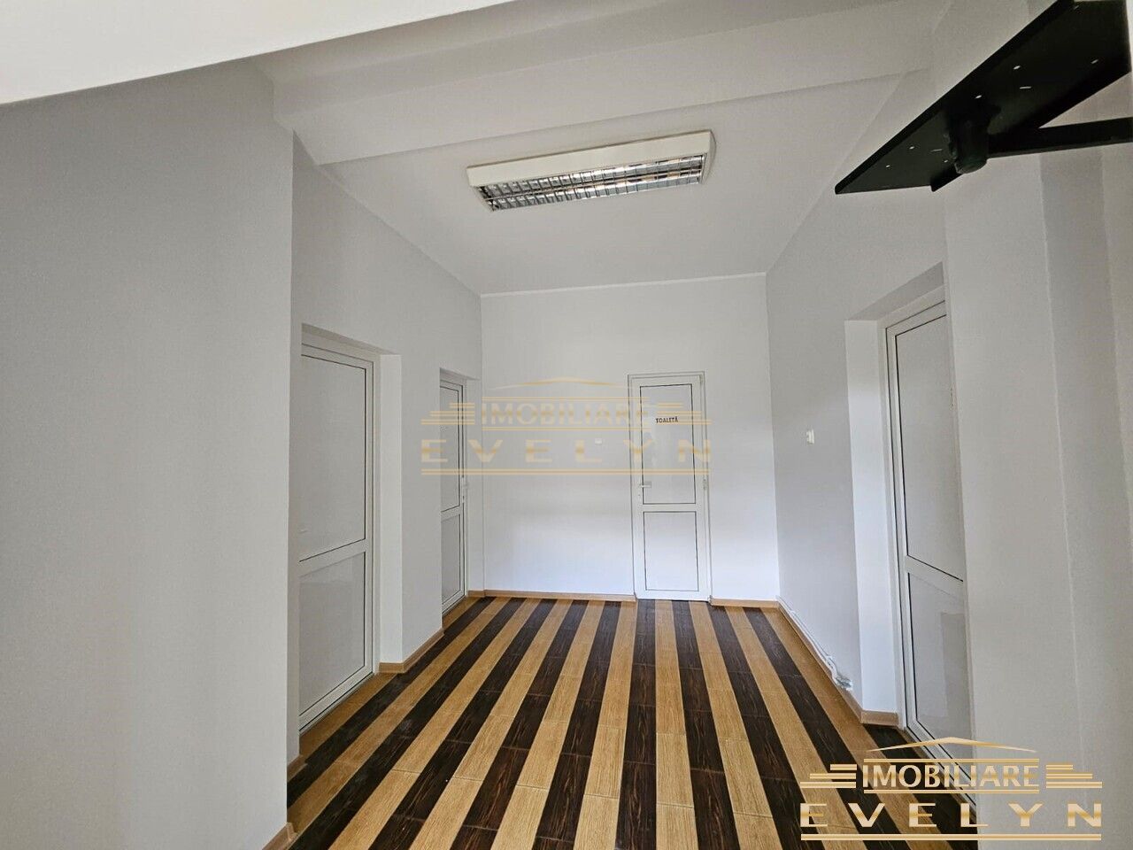 Spatiu comercial de inchiriat/vanzare, suprafata de 76 mp, zona Curtesti - Poză 1