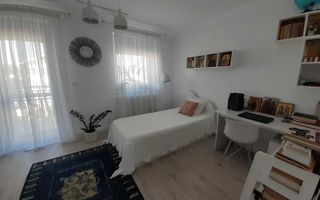Casa la asfalt,  zona centrala, constructie 2011, renovata - Poză 4