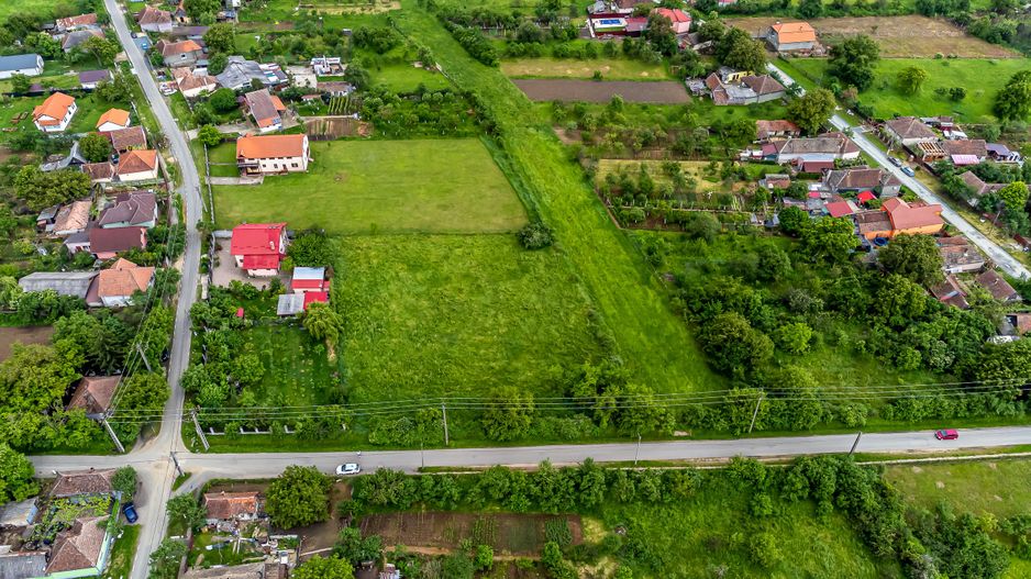 Teren intravilan de vânzare 1921 mp în Ghioroc - Poză 11