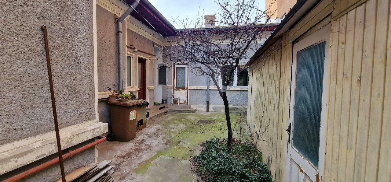 Casă 5 camere de vânzare | Zona Ion Mihalache | Teren 258 m² - Poză 2